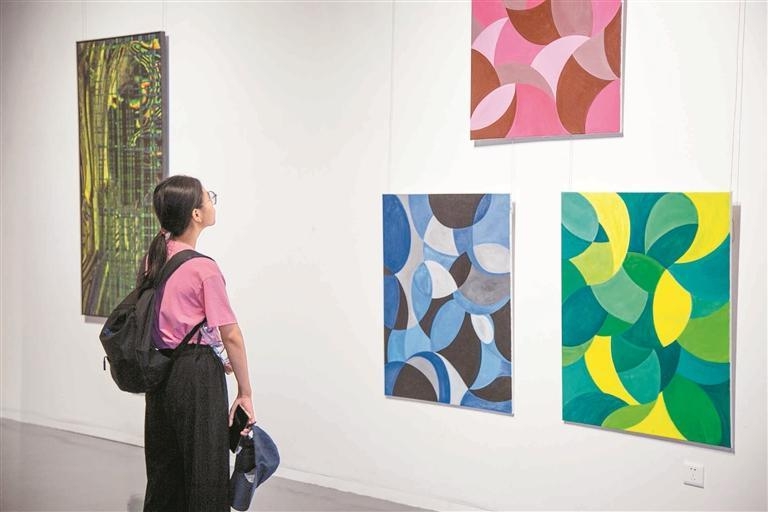 深港澳青年艺术家作品展在罗湖美术馆开幕