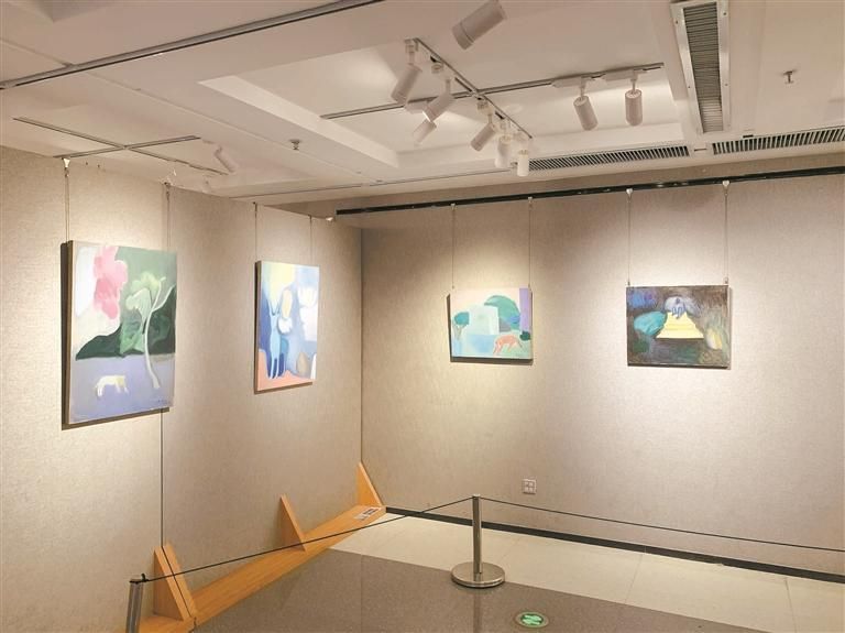 深圳艺廊展出“季节万花镜”