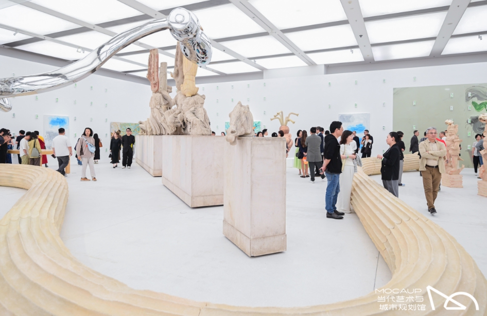 艺术家徐震个展在“两馆”开幕