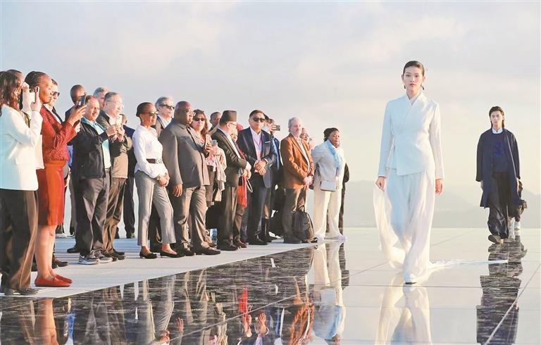 “时昔之廓——国际化城市建设的深圳实践”展览正式开放