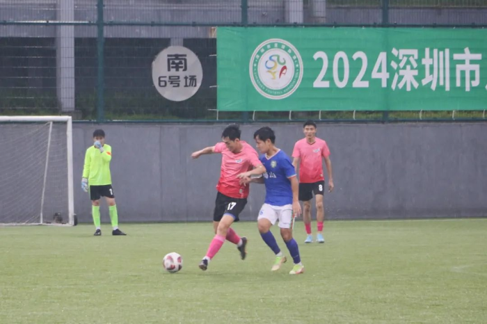 四强诞生! “全民健身日”暨市十一运群众组足球赛精彩纷呈 四强诞生! “全民健身日”暨市十一运群众组足球赛精彩纷呈