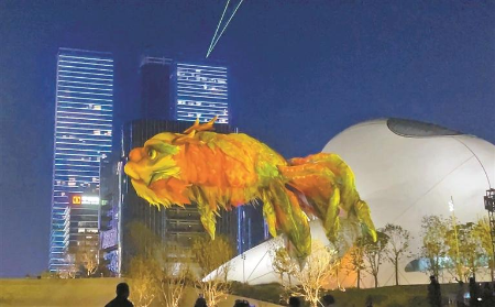 “鳌鱼”夜舞深圳湾